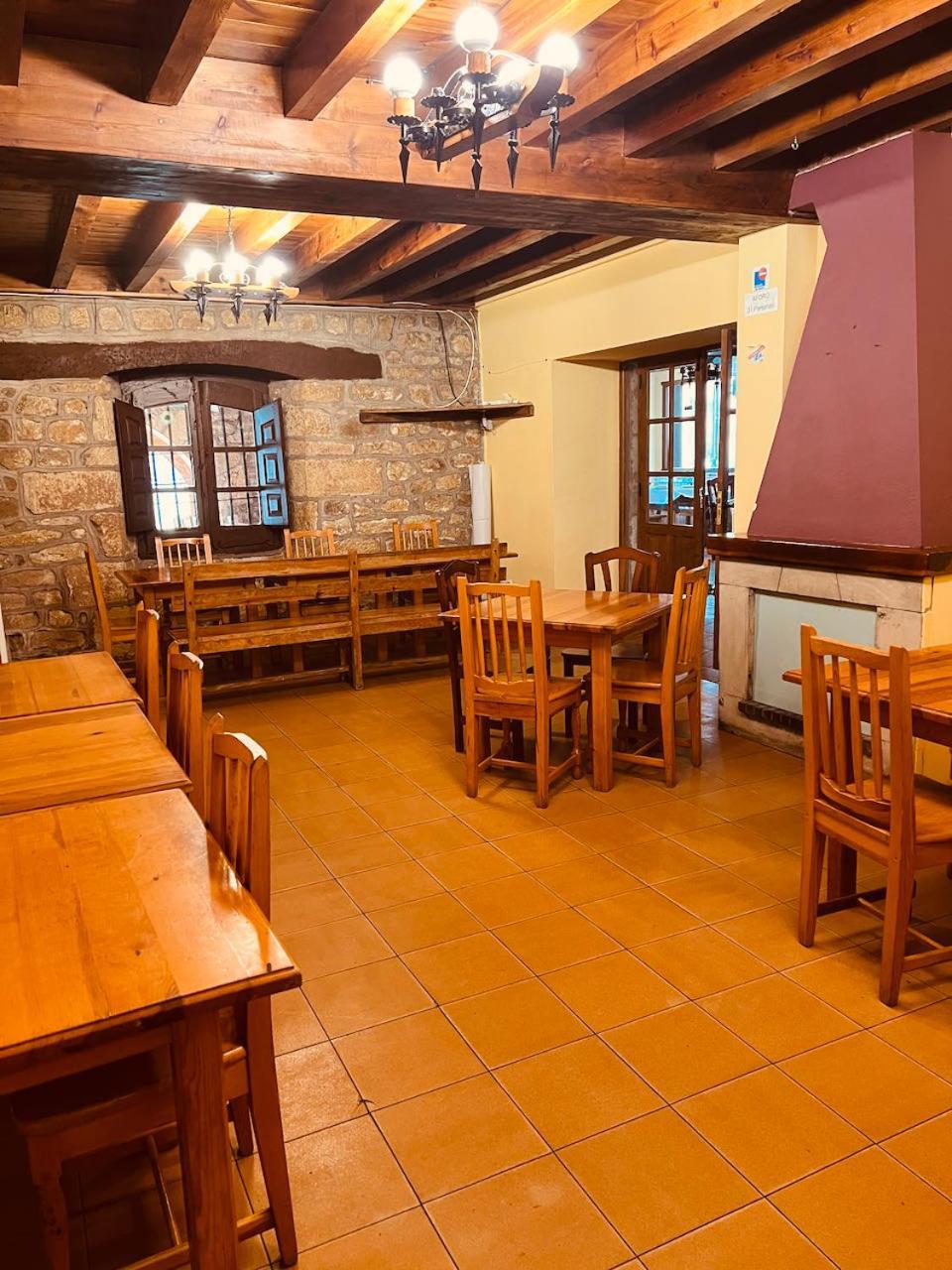 Albergue Pinares - La Casona De Revenga Regumiel de la Sierra Kültér fotó