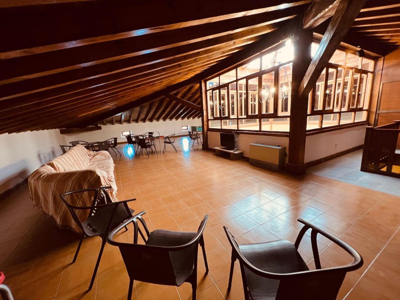 Albergue Pinares - La Casona De Revenga Regumiel de la Sierra Kültér fotó