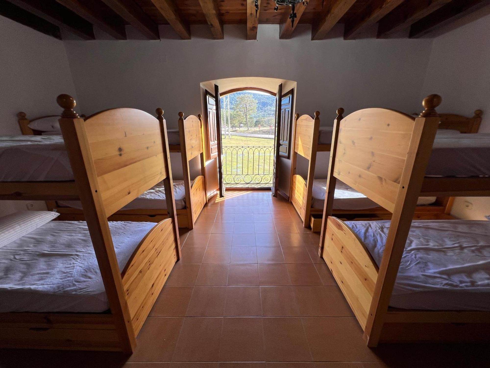 Albergue Pinares - La Casona De Revenga Regumiel de la Sierra Kültér fotó